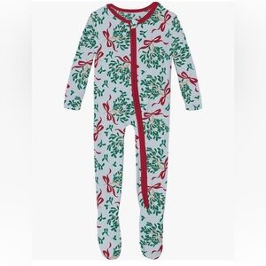 NWT! KicKee convertible sleeper with zipper